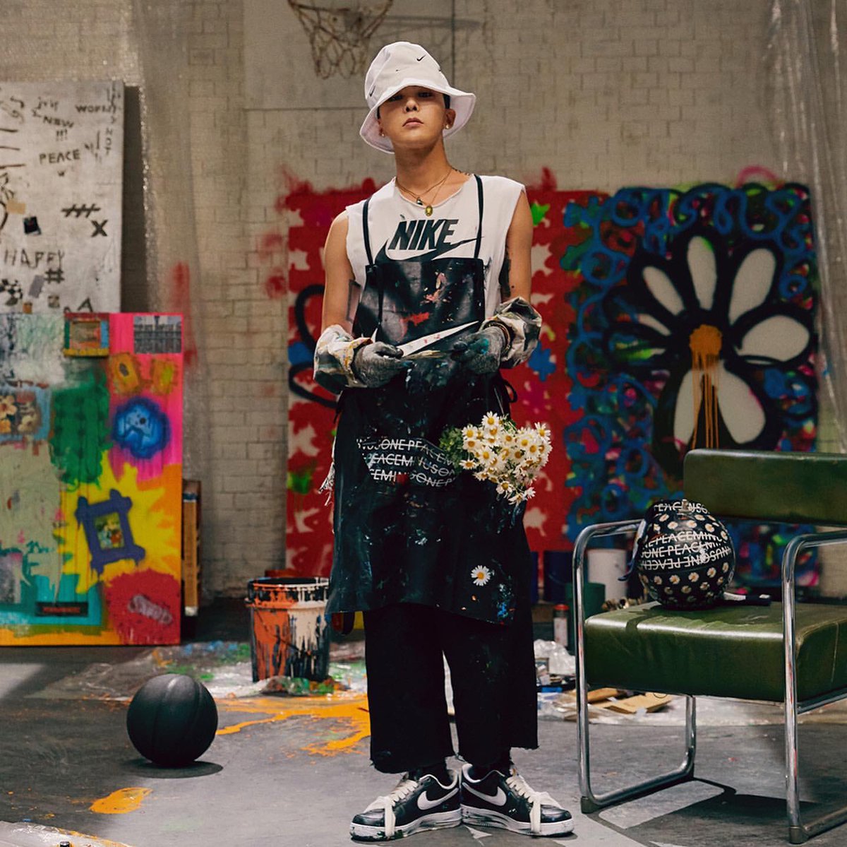 G-Dragon's PEACEMINUSONE x Nike Air Force 1 “Para-Noise”